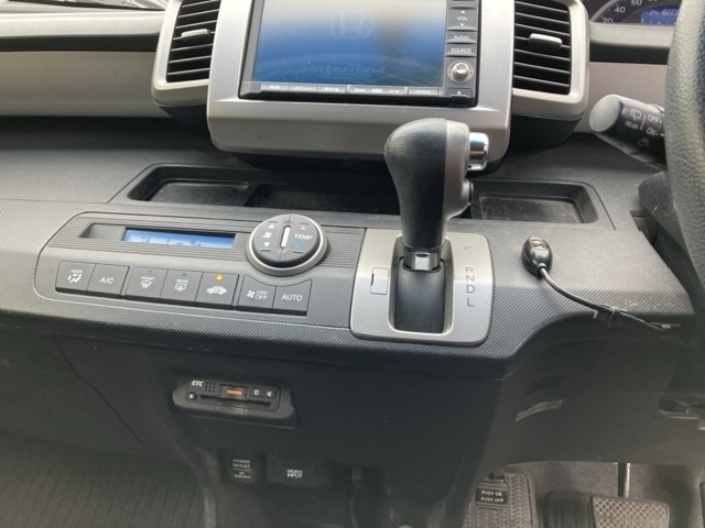 HONDA FREED 2012