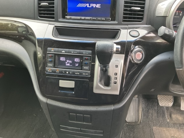 NISSAN ELGRAND 2013
