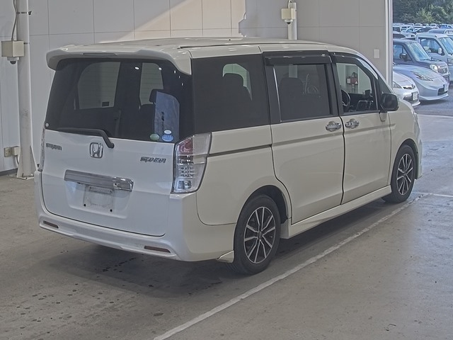 HONDA STEP WAGON 2011