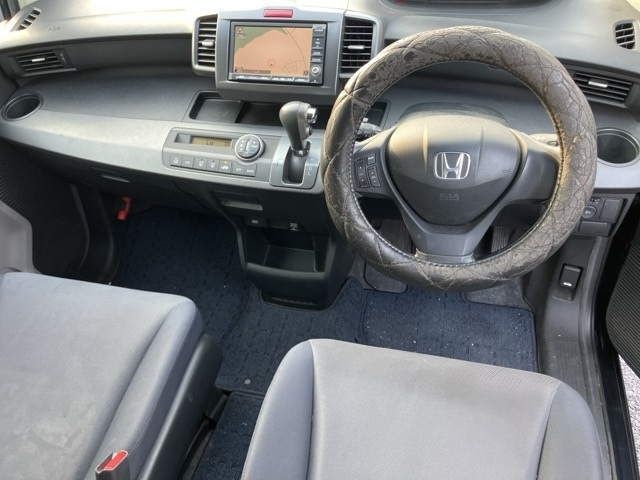 HONDA FREED 2010