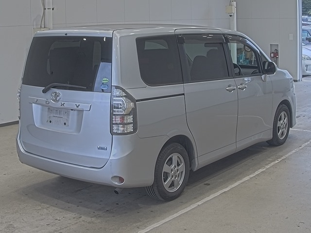 TOYOTA VOXY 2012