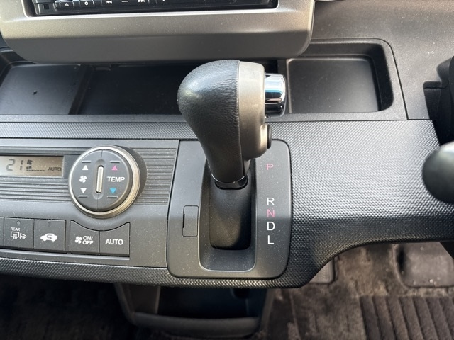 HONDA FREED 2012