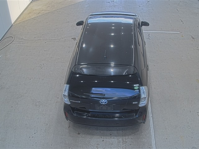TOYOTA PRIUS ALPHA 2012