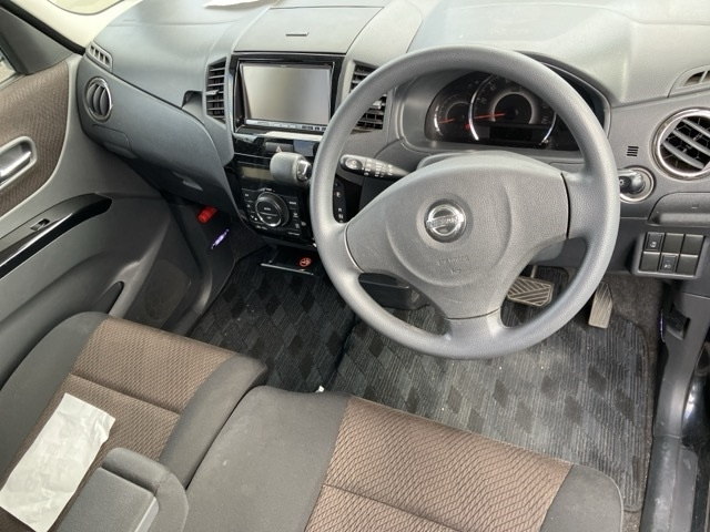 NISSAN ROOX 2010