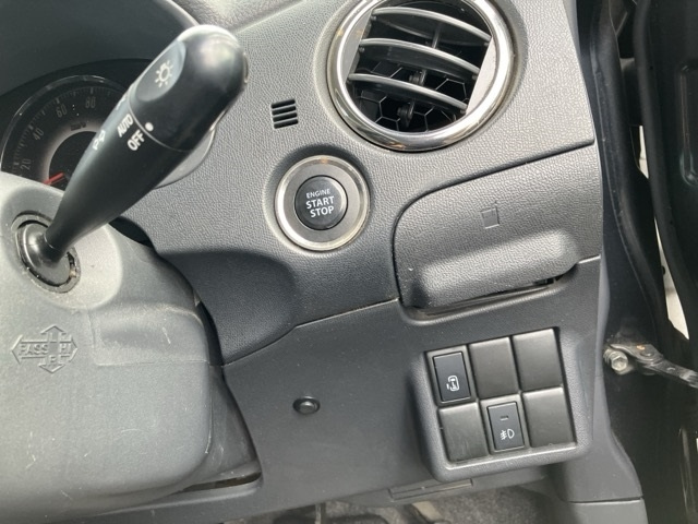 NISSAN ROOX 2010