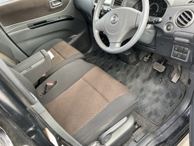 NISSAN ROOX 2010