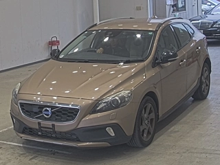 VOLVO V40 2015