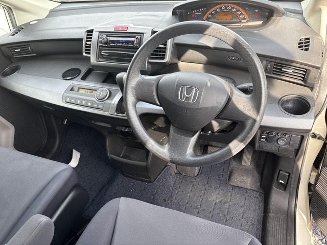 HONDA FREED 2010