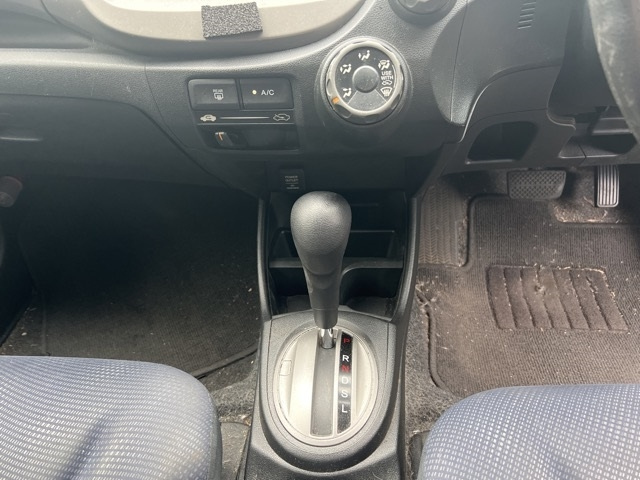 HONDA FIT 2010