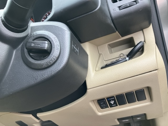 NISSAN SERENA 2010
