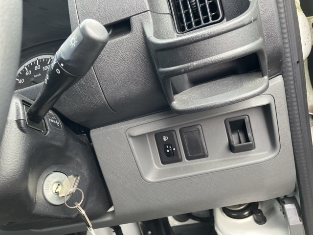 NISSAN CLIPPER VAN 2013