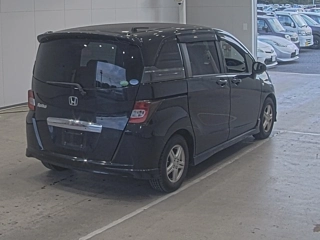 HONDA FREED 2010