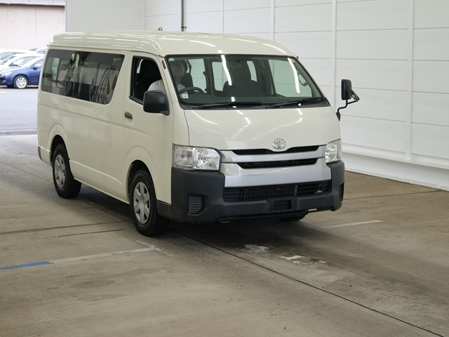 TOYOTA HIACE 2014