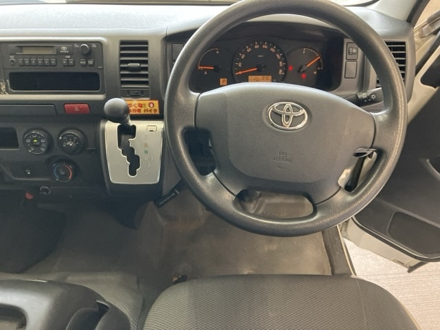 TOYOTA HIACE 2014