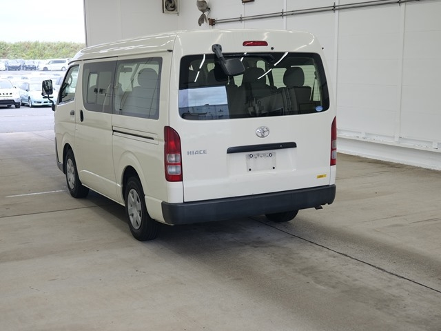 TOYOTA HIACE 2014