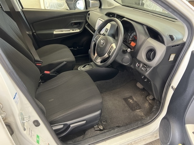 TOYOTA VITZ 2014