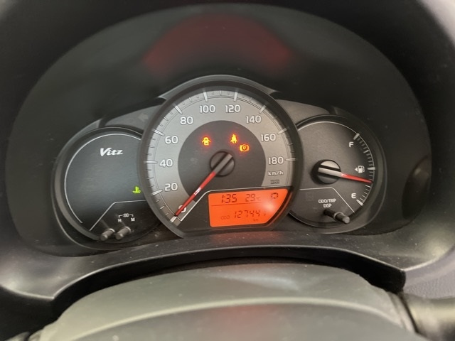 TOYOTA VITZ 2014