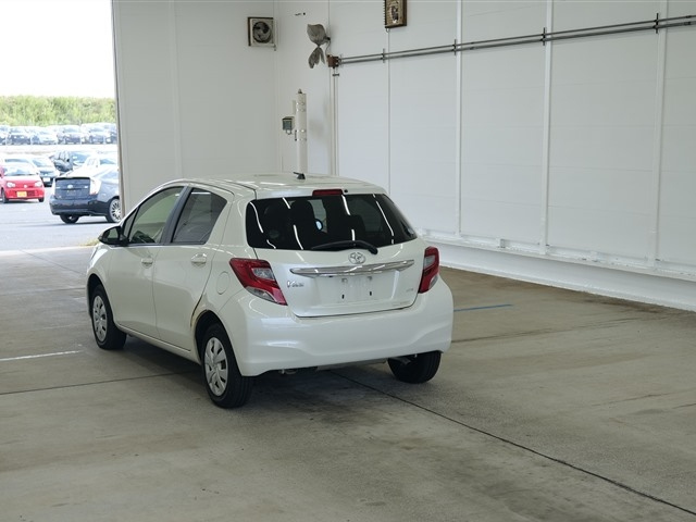 TOYOTA VITZ 2014