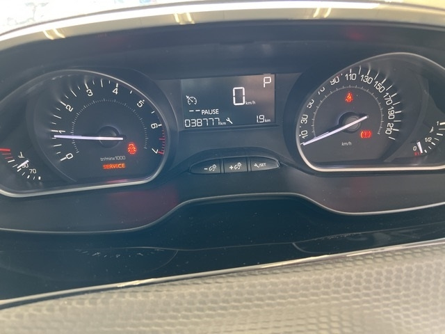 PEUGEOT 208 2016