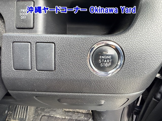 TOYOTA VOXY 2010