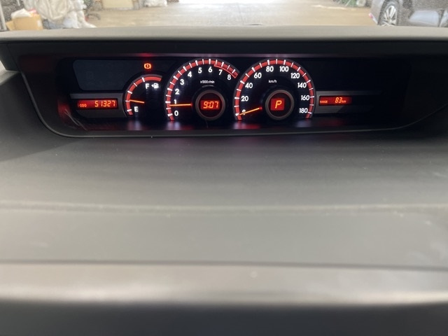TOYOTA VOXY 2013