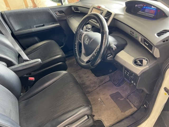 HONDA FREED 2013