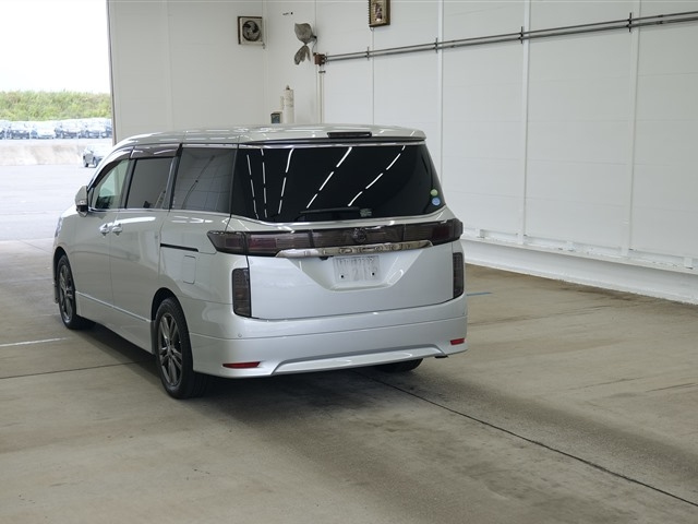 NISSAN ELGRAND 2011