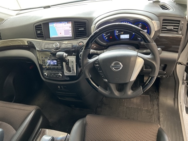 NISSAN ELGRAND 2011