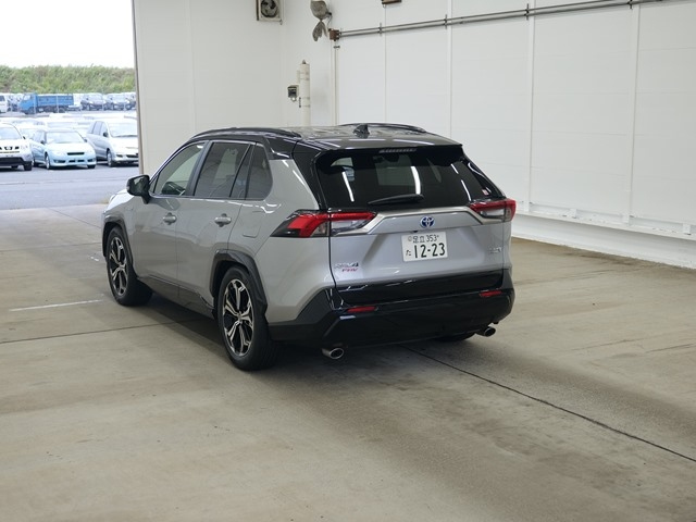 TOYOTA RAV4 2021