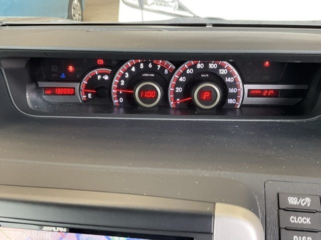 TOYOTA VOXY 2011