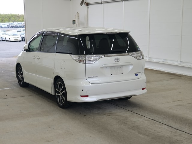 TOYOTA ESTIMA 2013