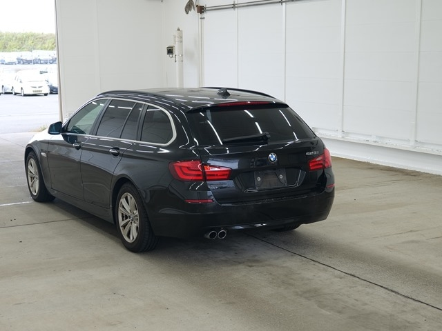 BMW 5 SERIES 2011