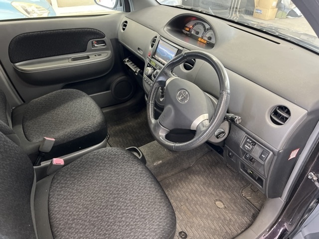 TOYOTA SIENTA 2012