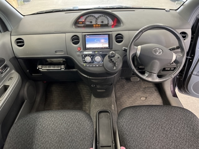 TOYOTA SIENTA 2012