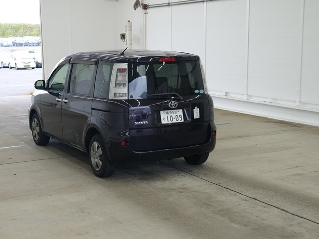 TOYOTA SIENTA 2012
