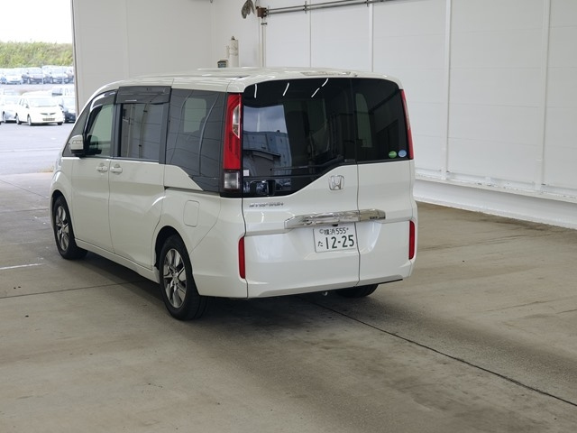HONDA STEP WAGON 2015