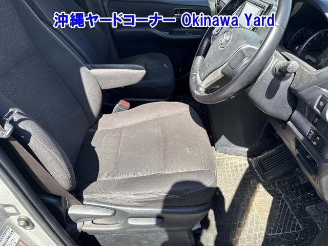 TOYOTA VOXY 2014