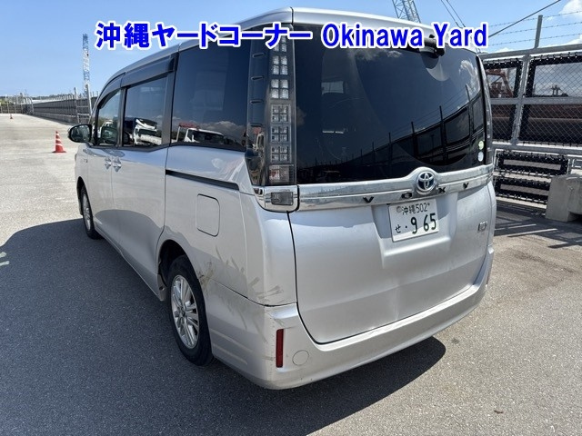 TOYOTA VOXY 2014
