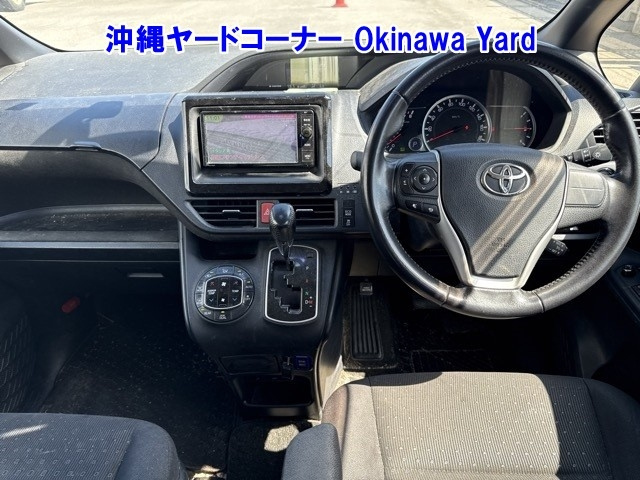 TOYOTA VOXY 2014