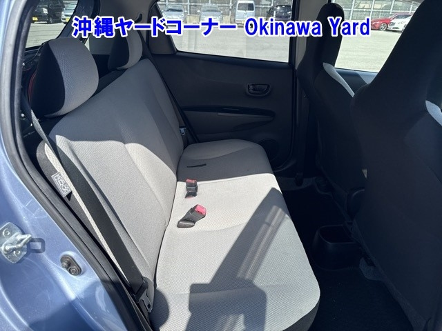 TOYOTA VITZ 2011