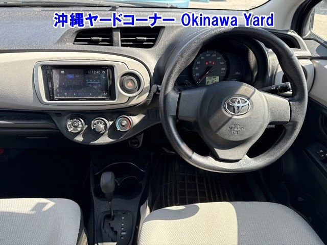 TOYOTA VITZ 2011