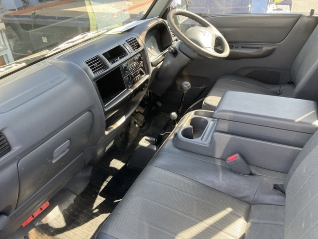 MITSUBISHI DELICA TRUCK 2011
