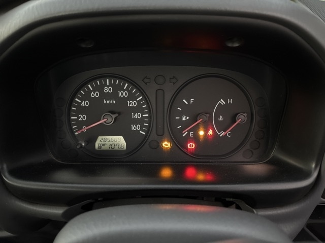 MITSUBISHI DELICA TRUCK 2011