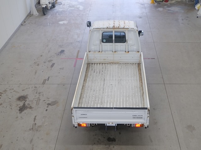 MITSUBISHI DELICA TRUCK 2011