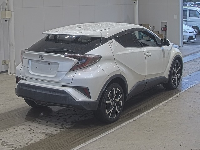 TOYOTA C-HR 2017