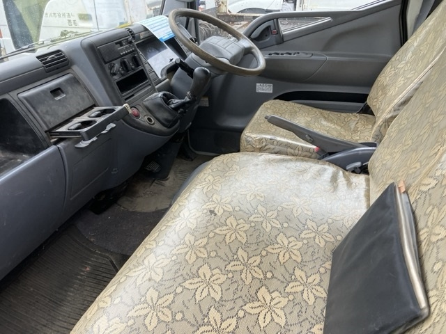 MITSUBISHI CANTER 2010