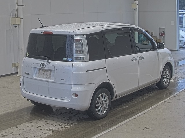 TOYOTA SIENTA 2012