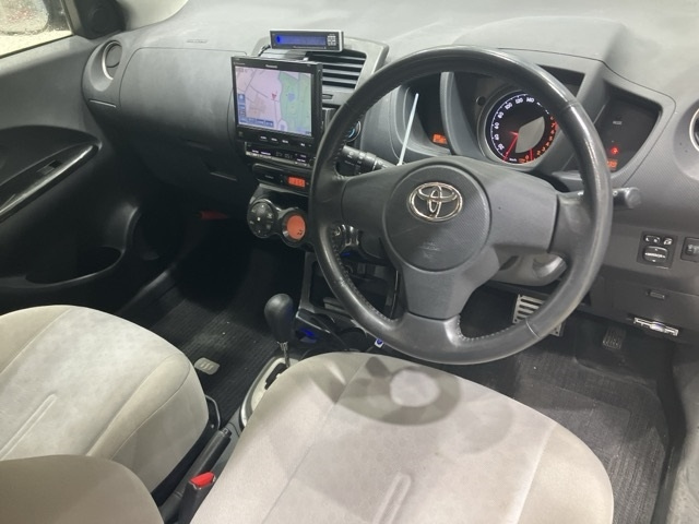 TOYOTA IST 2008