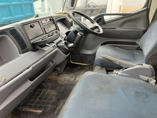 MITSUBISHI CANTER 2013