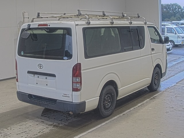TOYOTA HIACE VAN 2010